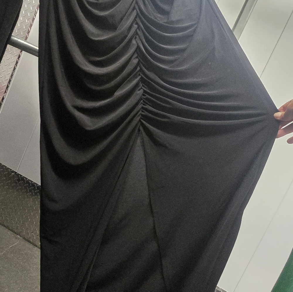 LIBIAN - Plus Size Ruched Slit Maxi Dress - Picture 4 of 5